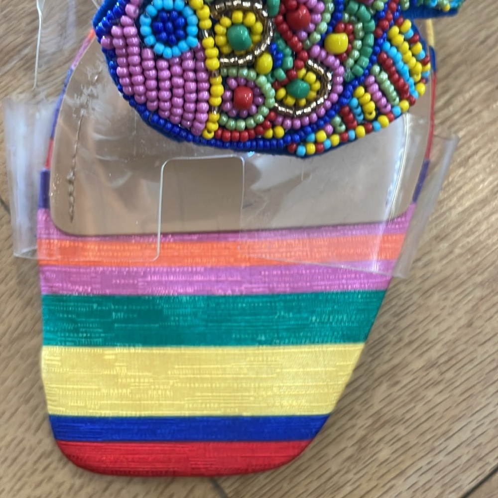 J. Renee colorful sandals with gold heel & beaded fish on clear vinyl strap 10 - Picture 5 of 6